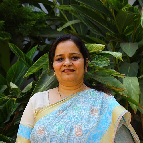 Dr. Kamini Dhruva - Academic Profile